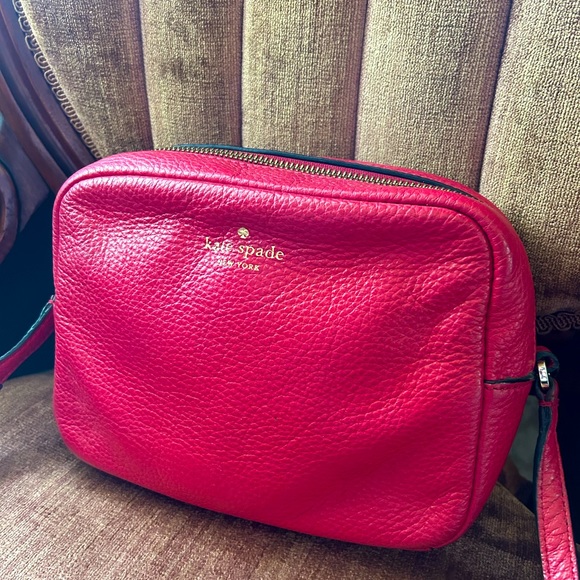 Kate Spade red leather crossbody bag. - Picture 4 of 6